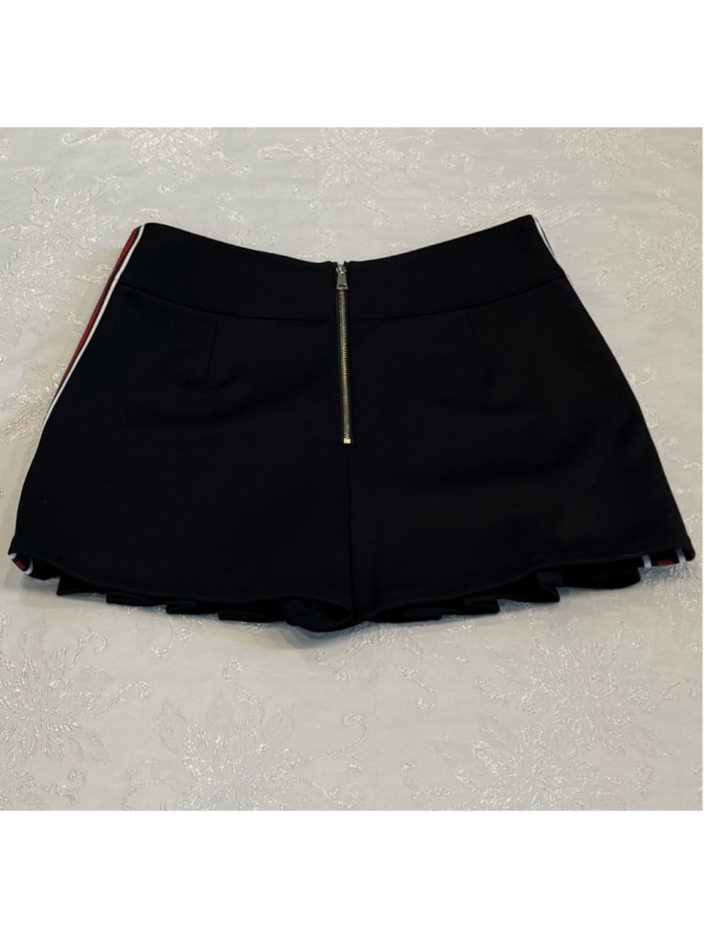 Alice + Olivia Noah Side Stripe Skort, Size 8, NWT - Picture 7 of 9